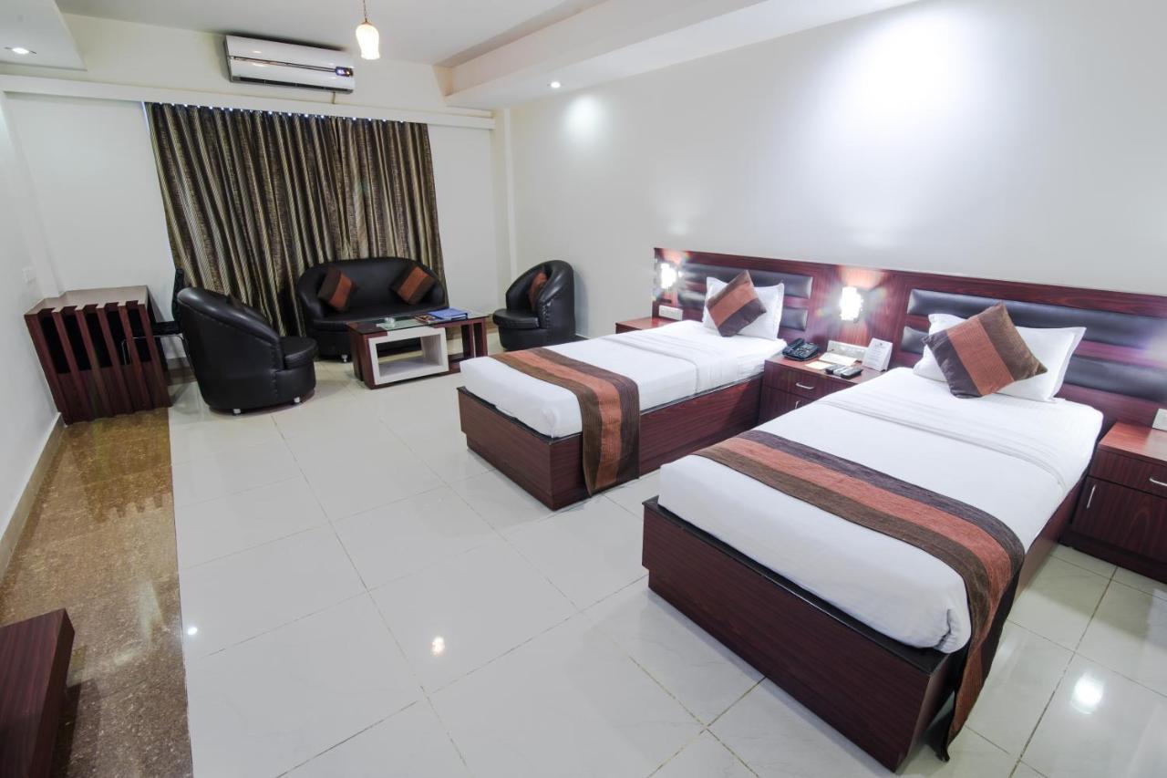 Hotel Avn Grand Ранчи Экстерьер фото