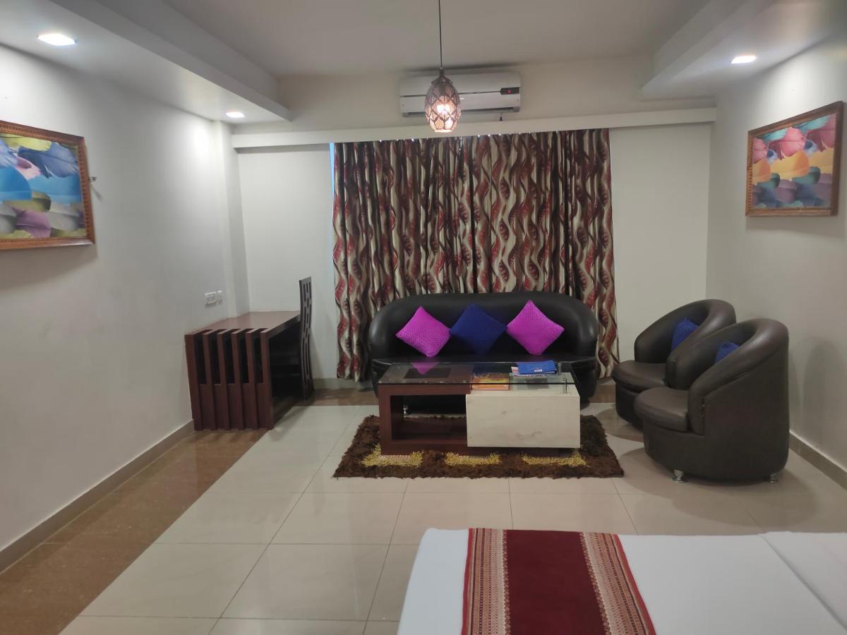 Hotel Avn Grand Ранчи Экстерьер фото