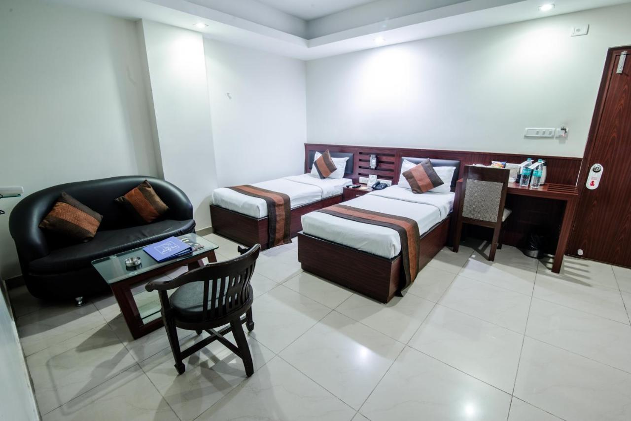 Hotel Avn Grand Ранчи Экстерьер фото