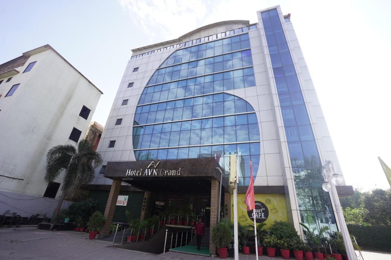 Hotel Avn Grand Ранчи Экстерьер фото