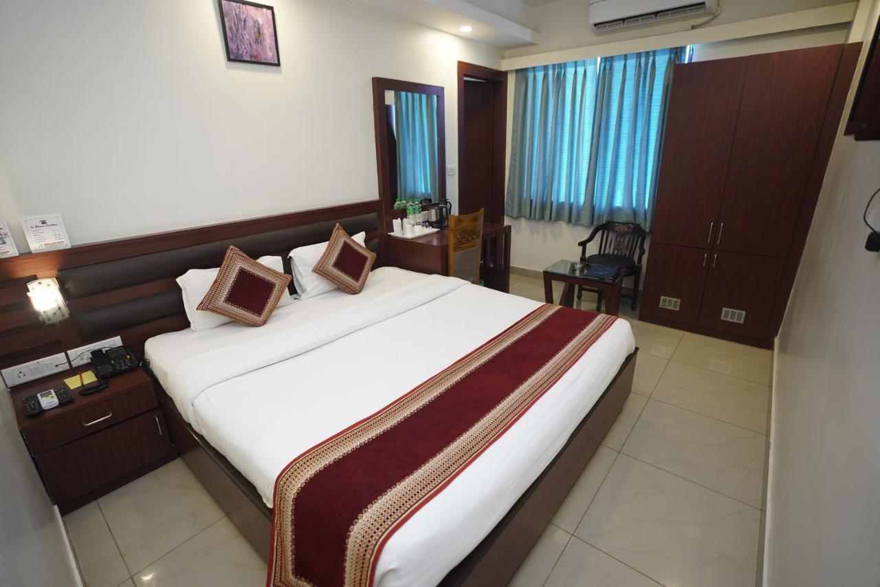 Hotel Avn Grand Ранчи Экстерьер фото