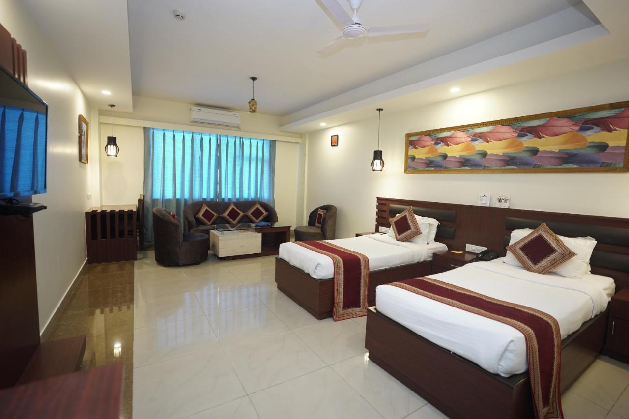 Hotel Avn Grand Ранчи Экстерьер фото