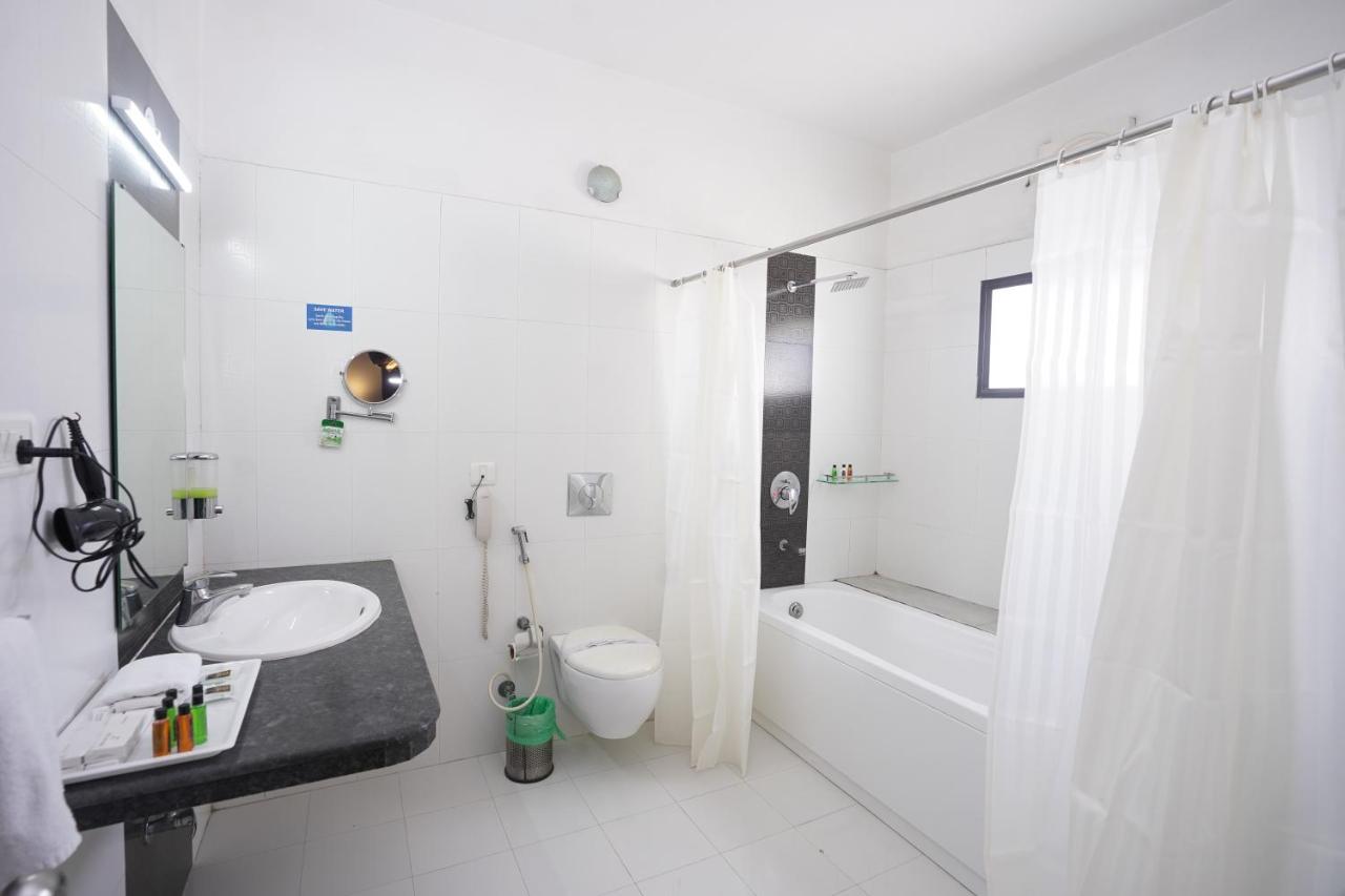 Hotel Avn Grand Ранчи Экстерьер фото