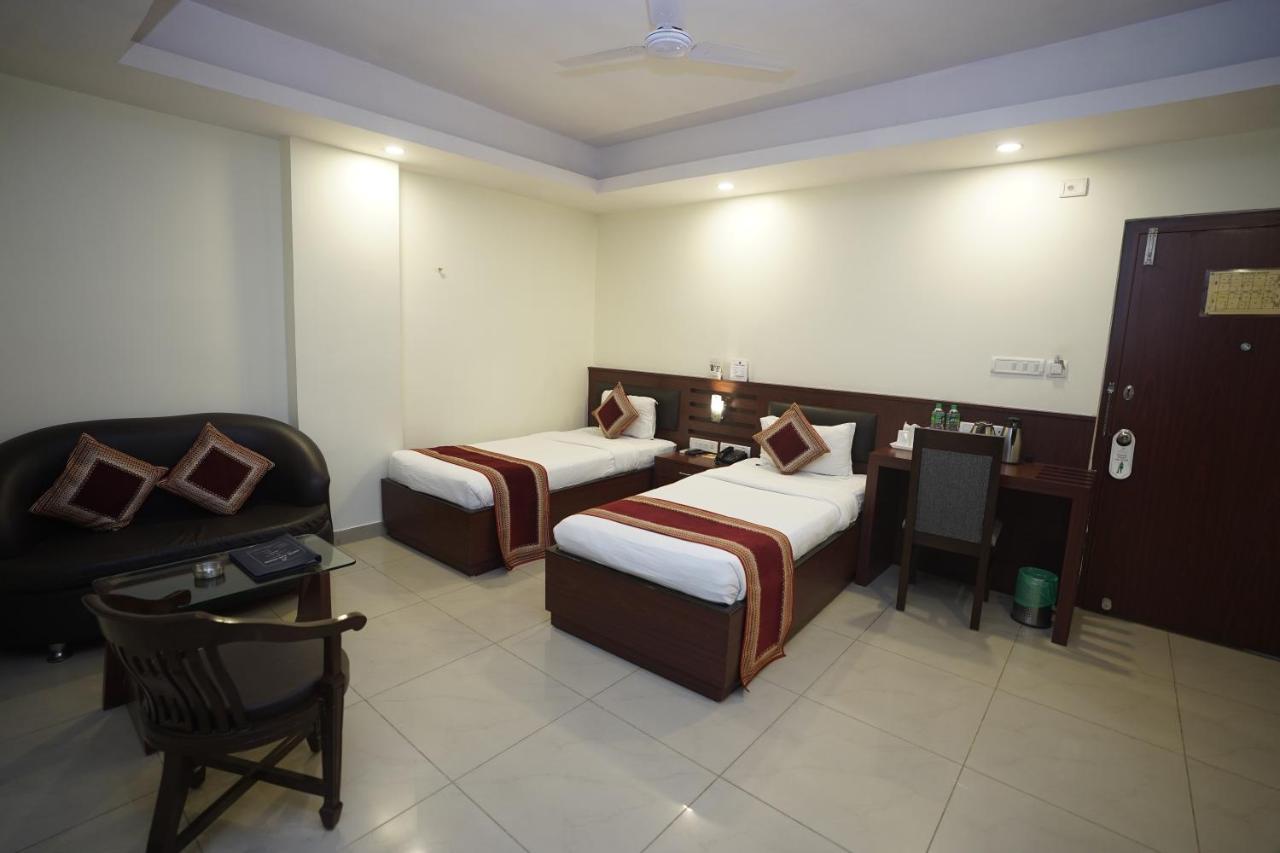 Hotel Avn Grand Ранчи Экстерьер фото