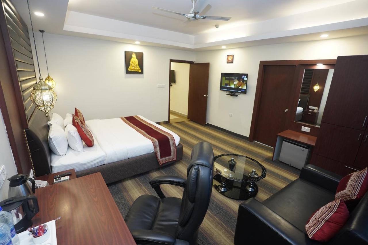 Hotel Avn Grand Ранчи Экстерьер фото