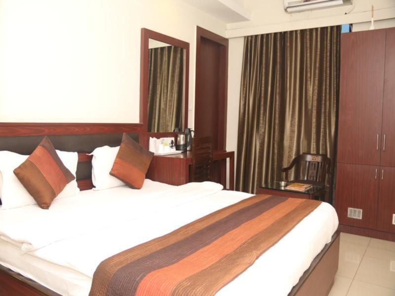 Hotel Avn Grand Ранчи Экстерьер фото