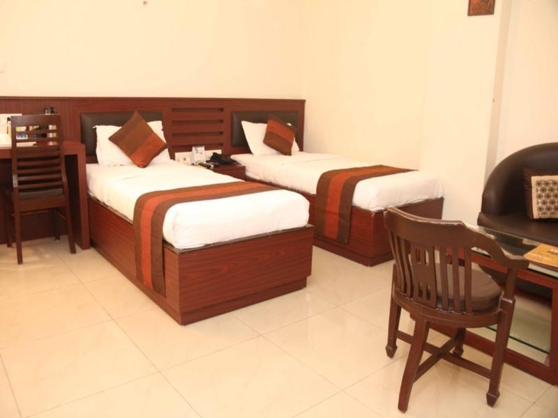 Hotel Avn Grand Ранчи Экстерьер фото
